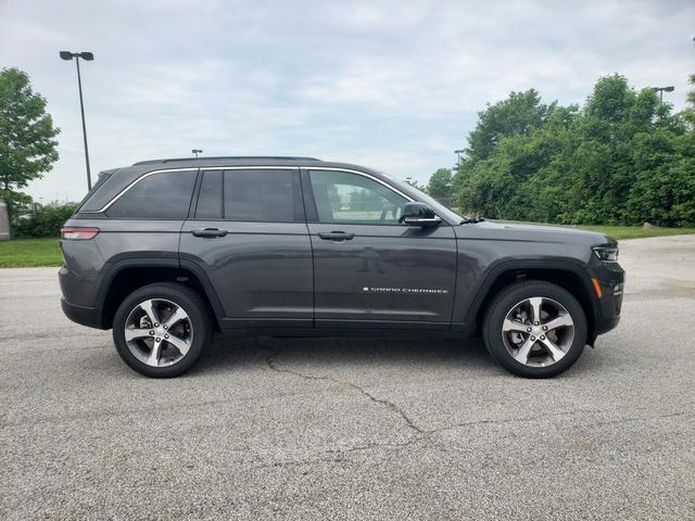 new 2024 Jeep Grand Cherokee car, priced at $49,779