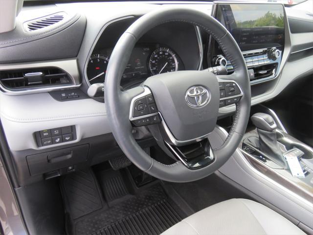 used 2021 Toyota Highlander car, priced at $37,988