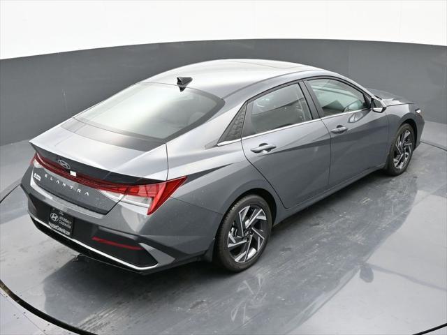 new 2025 Hyundai Elantra car, priced at $26,538