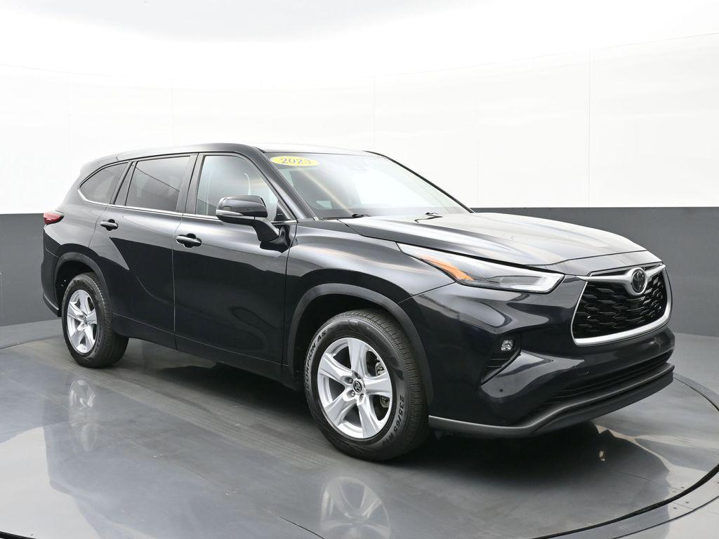 used 2023 Toyota Highlander car, priced at $30,888