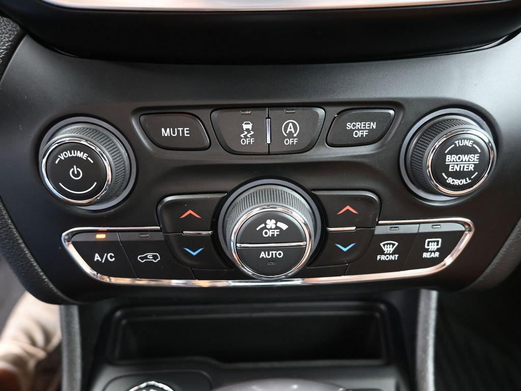 used 2019 Jeep Cherokee car, priced at $18,456