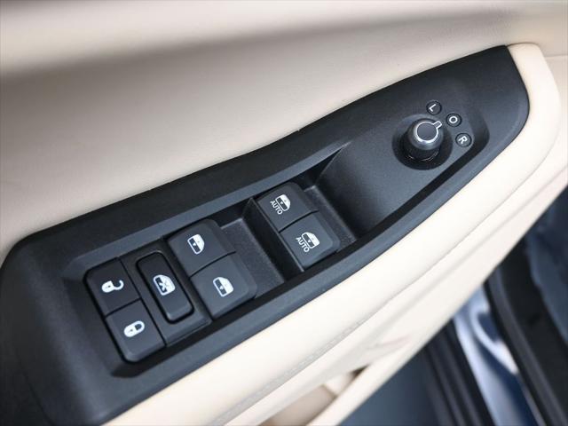 used 2024 Jeep Grand Cherokee car, priced at $38,863