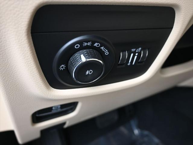 used 2024 Jeep Grand Cherokee car, priced at $38,863