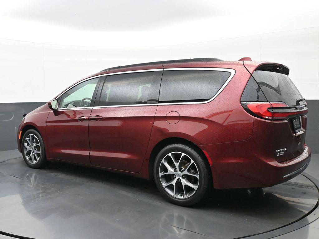 used 2022 Chrysler Pacifica car, priced at $24,388