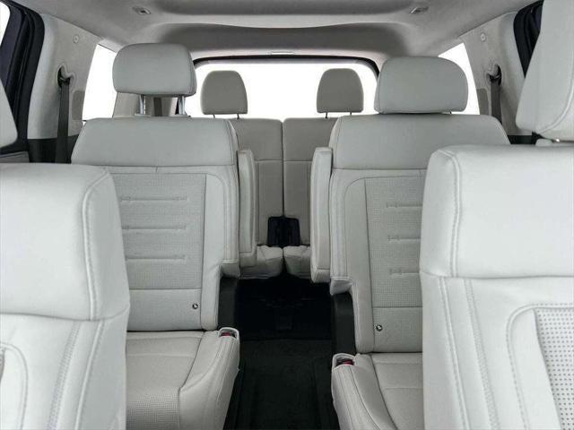 new 2025 Hyundai SANTA FE HEV car, priced at $46,625