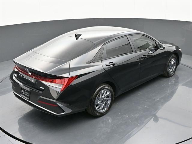 new 2025 Hyundai Elantra HEV car, priced at $26,163