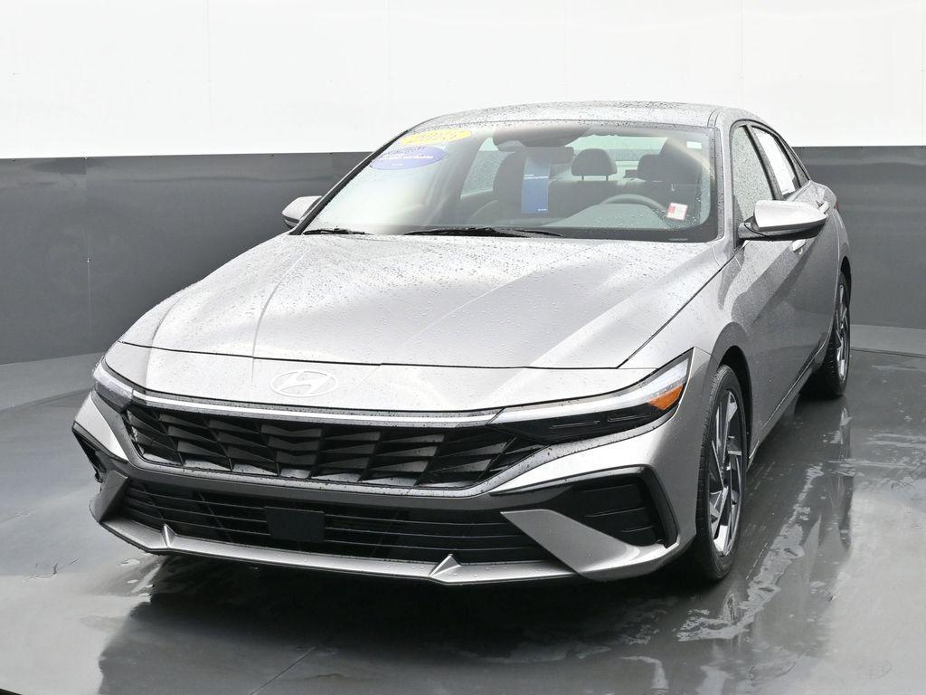 used 2025 Hyundai Elantra car
