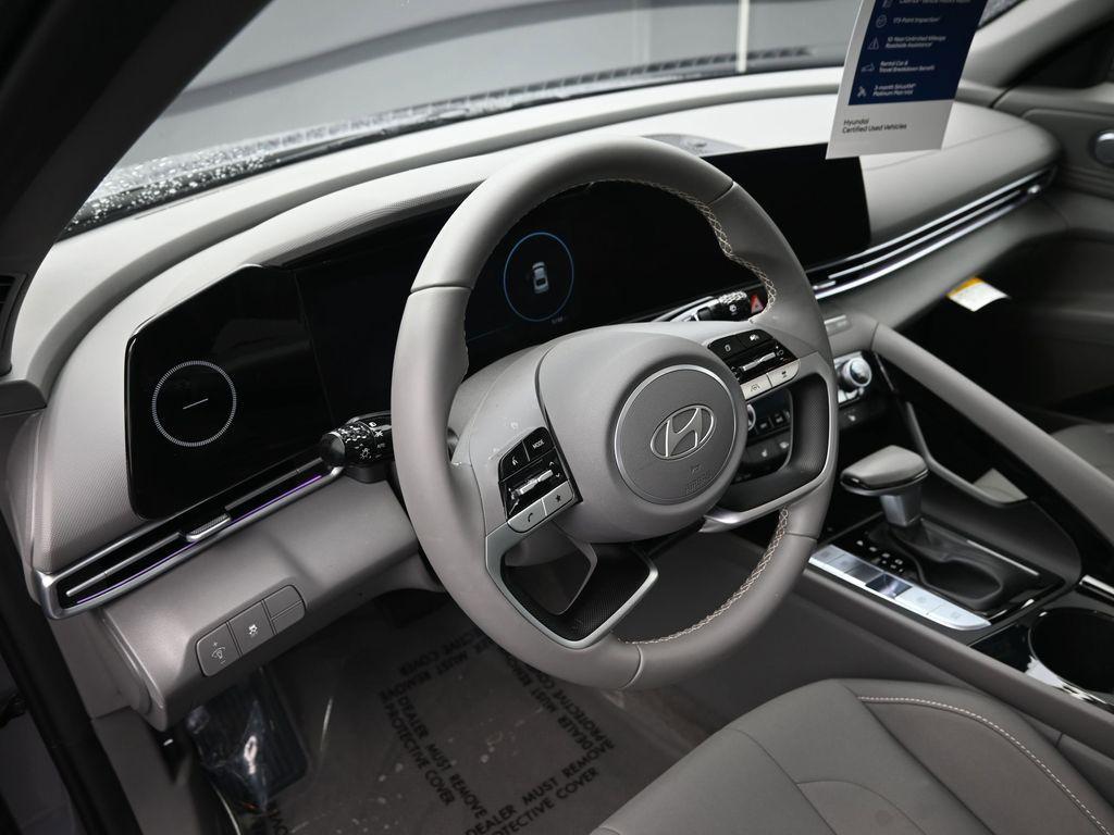 used 2025 Hyundai Elantra car