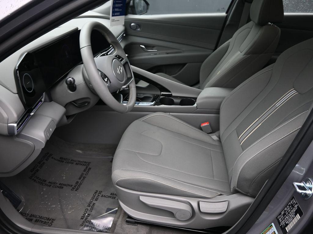 used 2025 Hyundai Elantra car