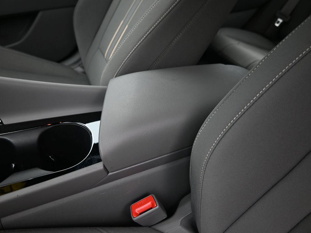 used 2025 Hyundai Elantra car