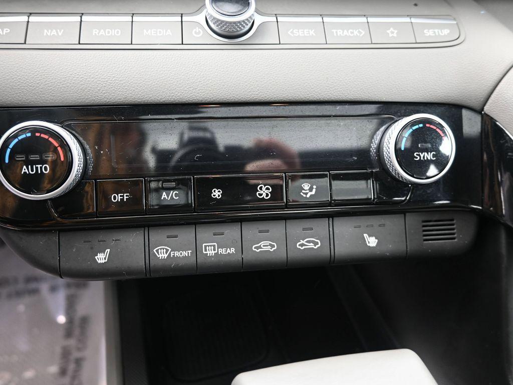 used 2025 Hyundai Elantra car