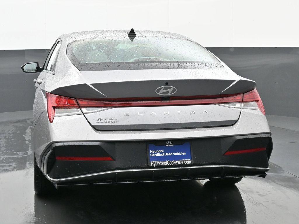 used 2025 Hyundai Elantra car