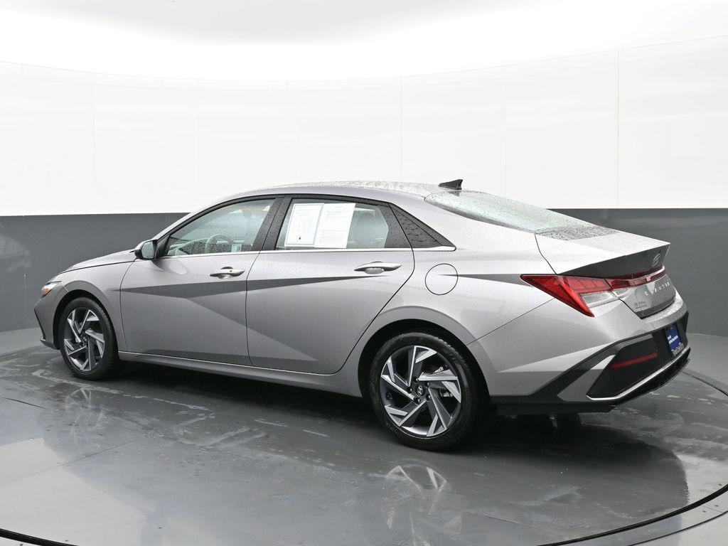 used 2025 Hyundai Elantra car
