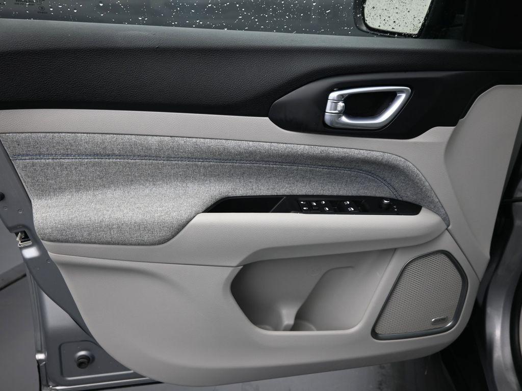 used 2022 Jeep Compass car, priced at $17,544