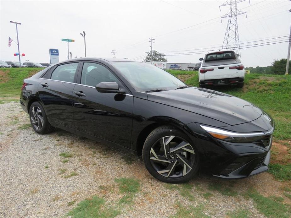 new 2024 Hyundai Elantra car, priced at $22,250