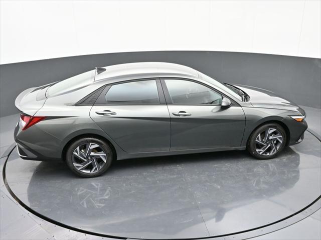 new 2025 Hyundai Elantra car, priced at $24,024