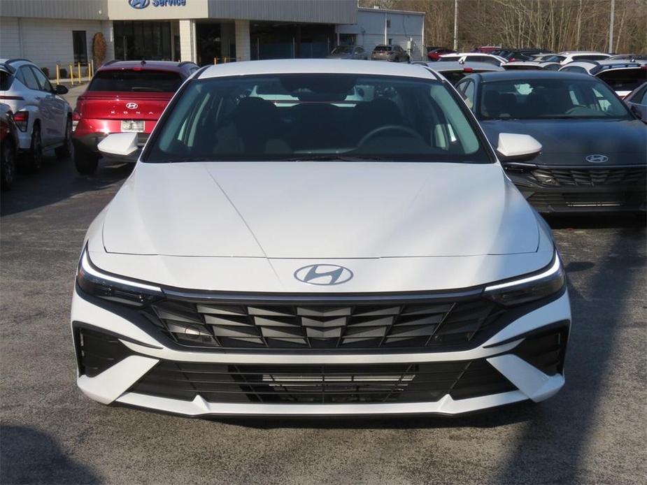 new 2024 Hyundai Elantra car, priced at $22,269