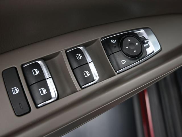 used 2025 Kia Carnival car, priced at $37,588