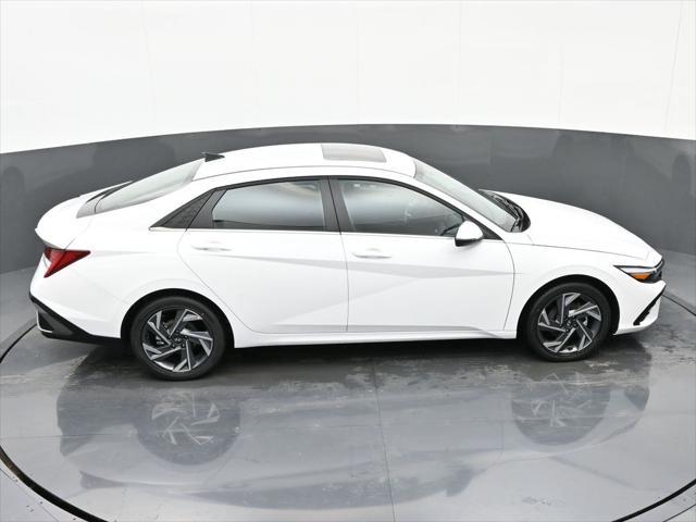 new 2025 Hyundai Elantra car, priced at $31,585