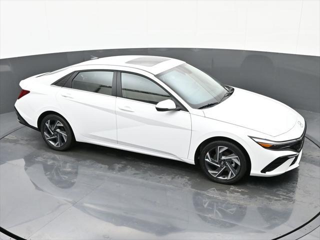 new 2025 Hyundai Elantra car, priced at $31,585