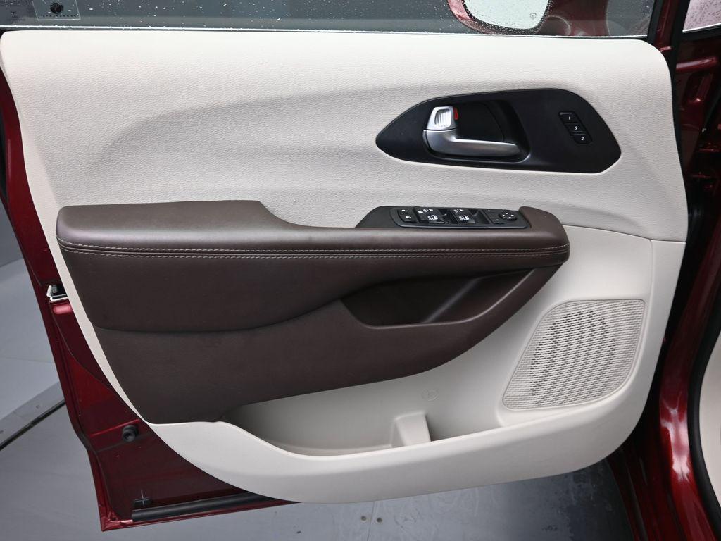 used 2020 Chrysler Pacifica car, priced at $21,739