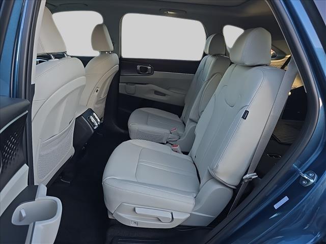 used 2025 Kia Sorento Hybrid car, priced at $38,729