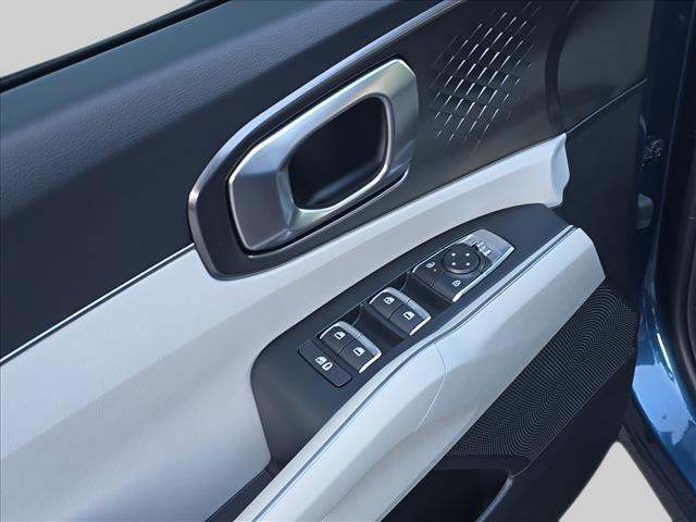 used 2025 Kia Sorento Hybrid car, priced at $38,729