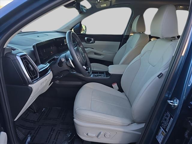 used 2025 Kia Sorento Hybrid car, priced at $38,729