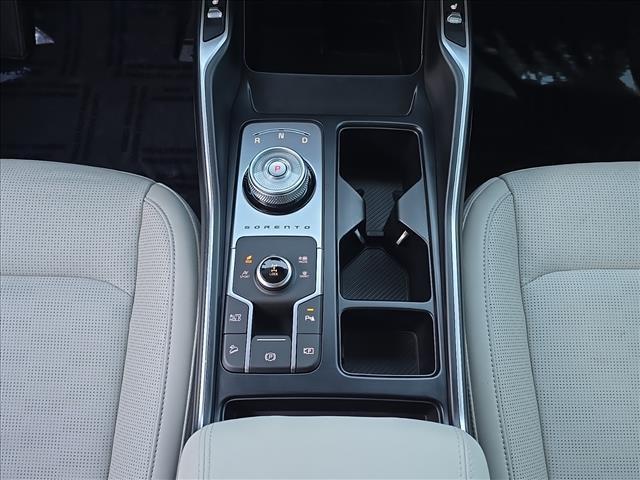 used 2025 Kia Sorento Hybrid car, priced at $38,729
