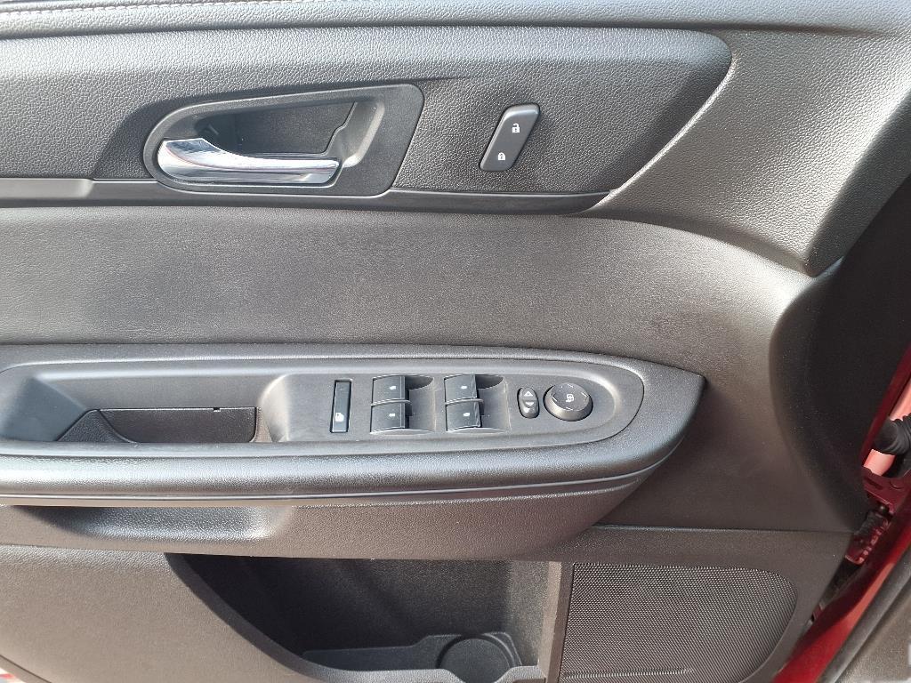 used 2014 Chevrolet Traverse car, priced at $14,995