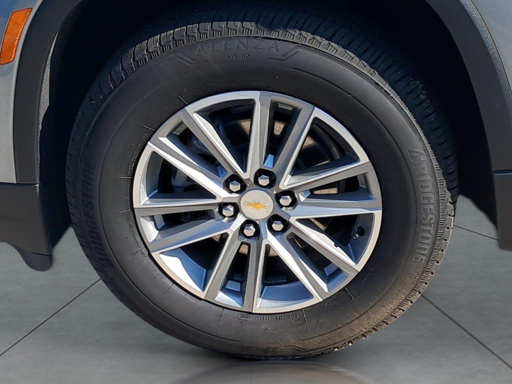 used 2023 Chevrolet Traverse car, priced at $38,698