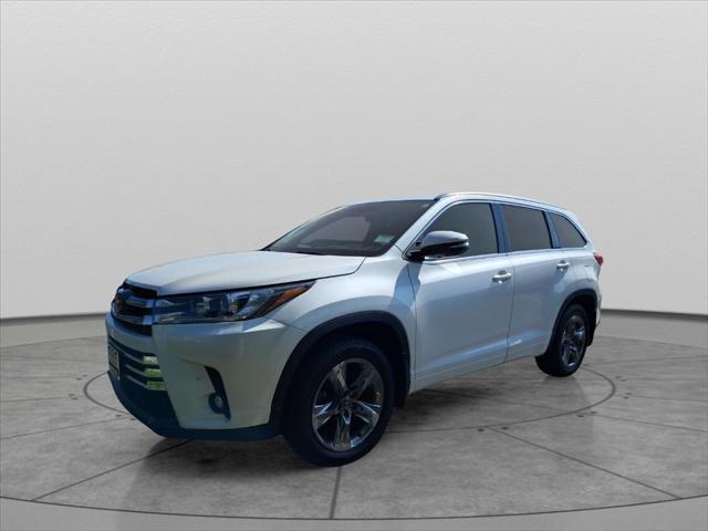 used 2019 Toyota Highlander car, priced at $29,687
