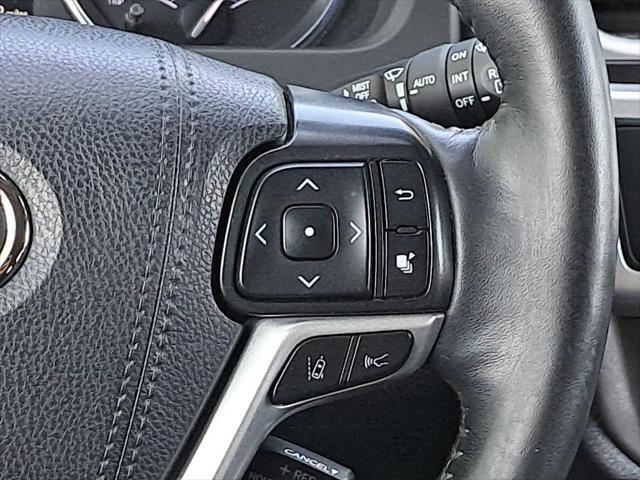 used 2019 Toyota Highlander car, priced at $29,687
