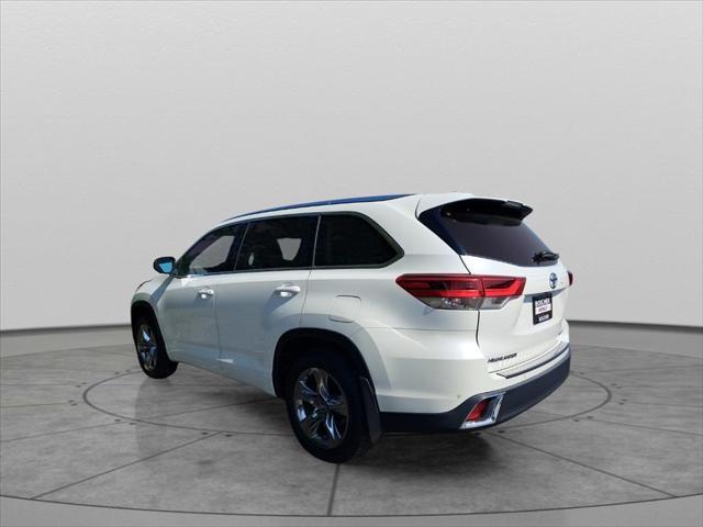 used 2019 Toyota Highlander car, priced at $29,687