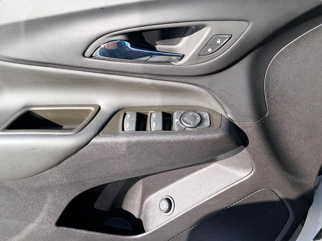 used 2023 Chevrolet Equinox car, priced at $25,988