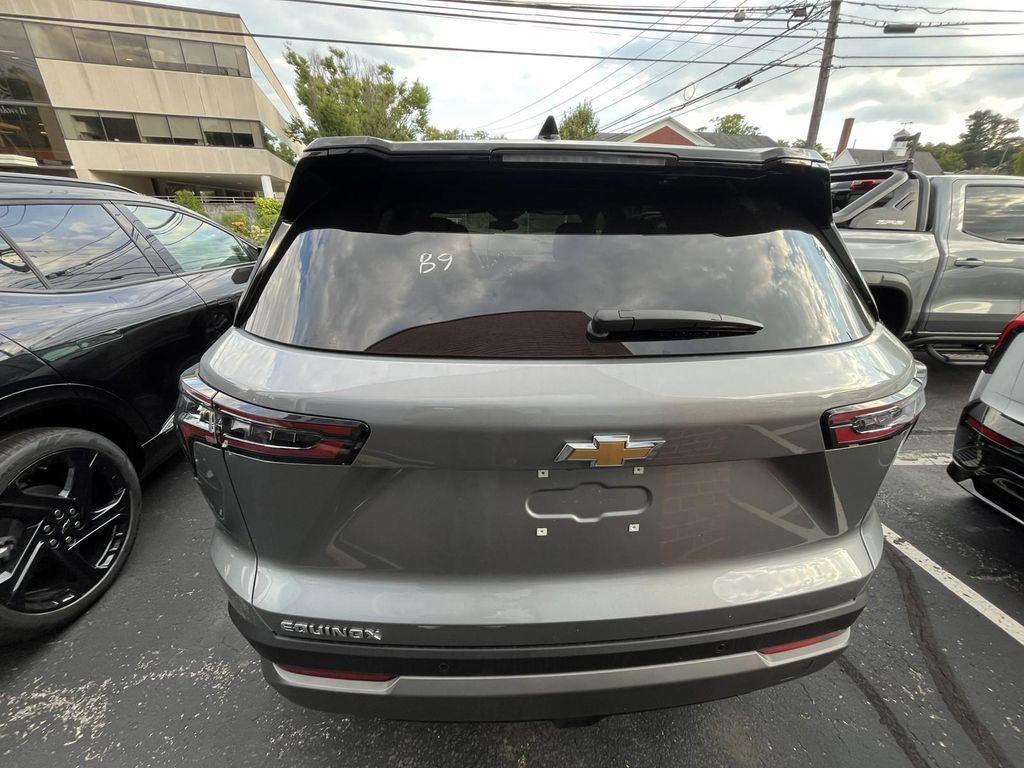 new 2026 Chevrolet Equinox car, priced at $32,865