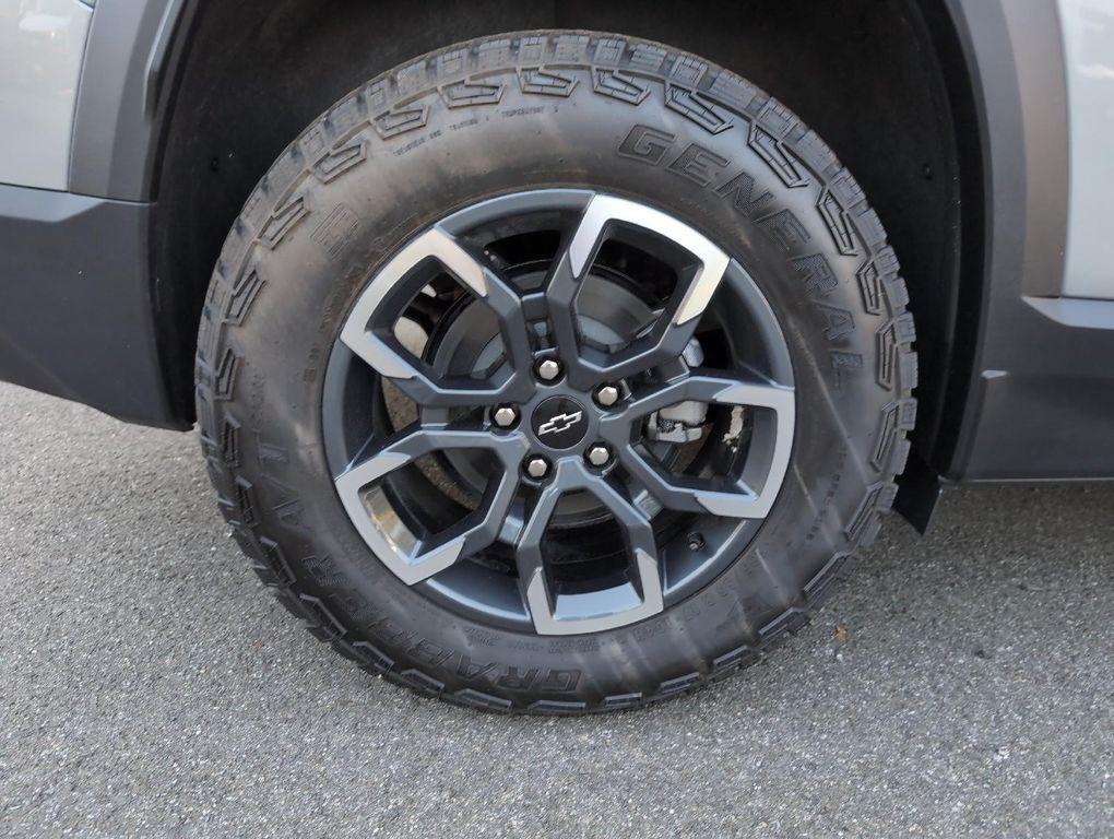 new 2026 Chevrolet Equinox car, priced at $37,345