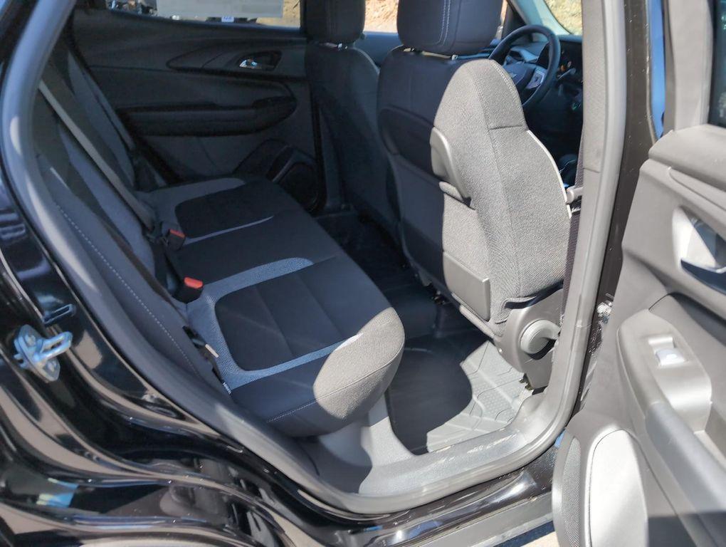 new 2025 Chevrolet TrailBlazer car, priced at $29,010
