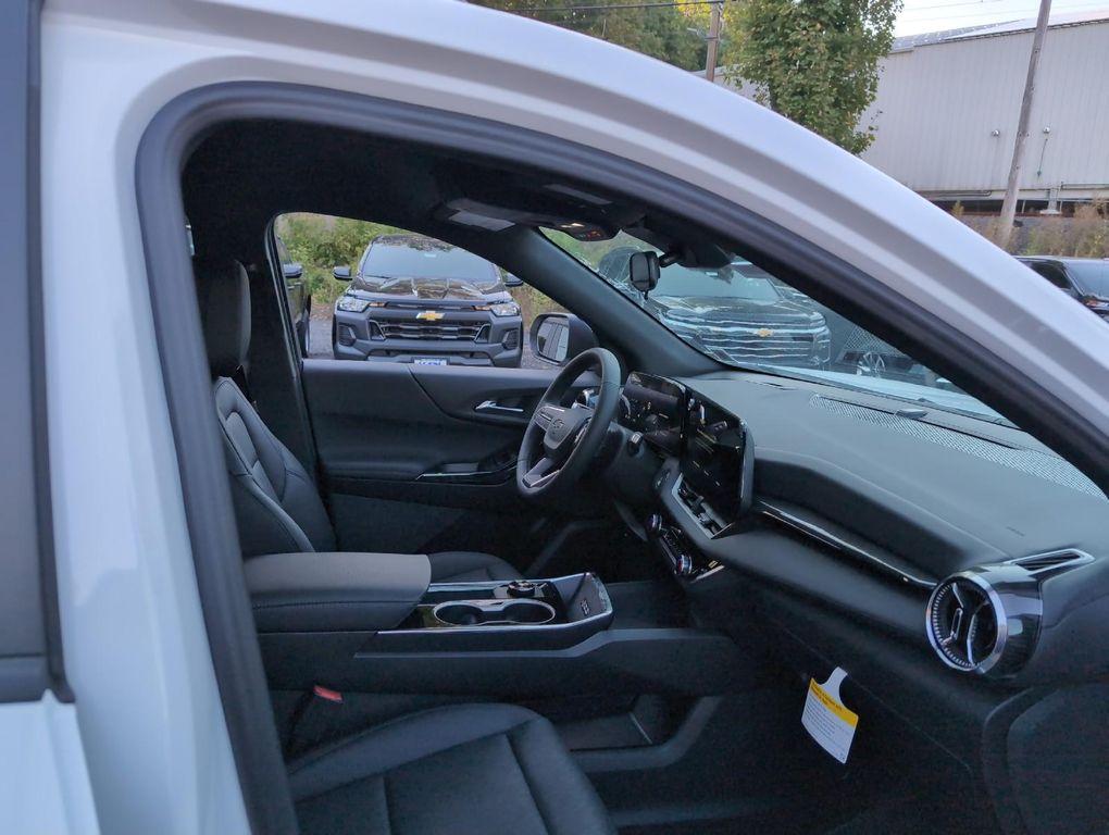 new 2026 Chevrolet Equinox car, priced at $35,590