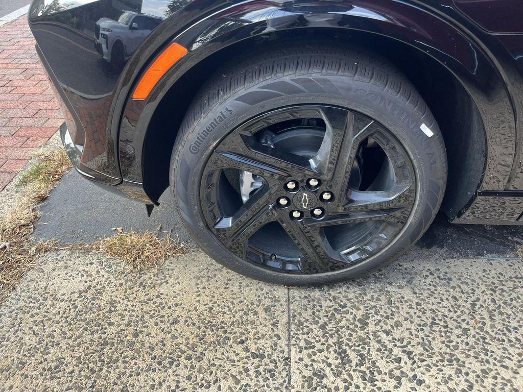 new 2025 Chevrolet Equinox EV car, priced at $56,990