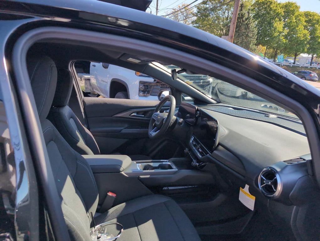 new 2026 Chevrolet Equinox EV car, priced at $43,060