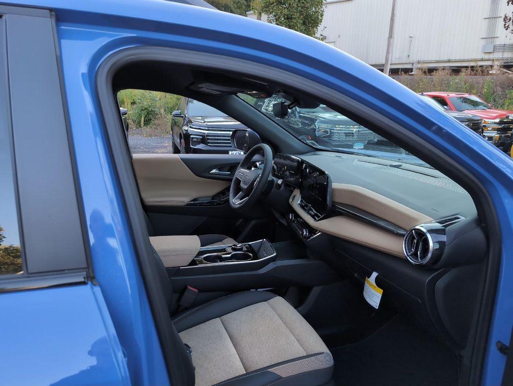 new 2026 Chevrolet Equinox car, priced at $38,290