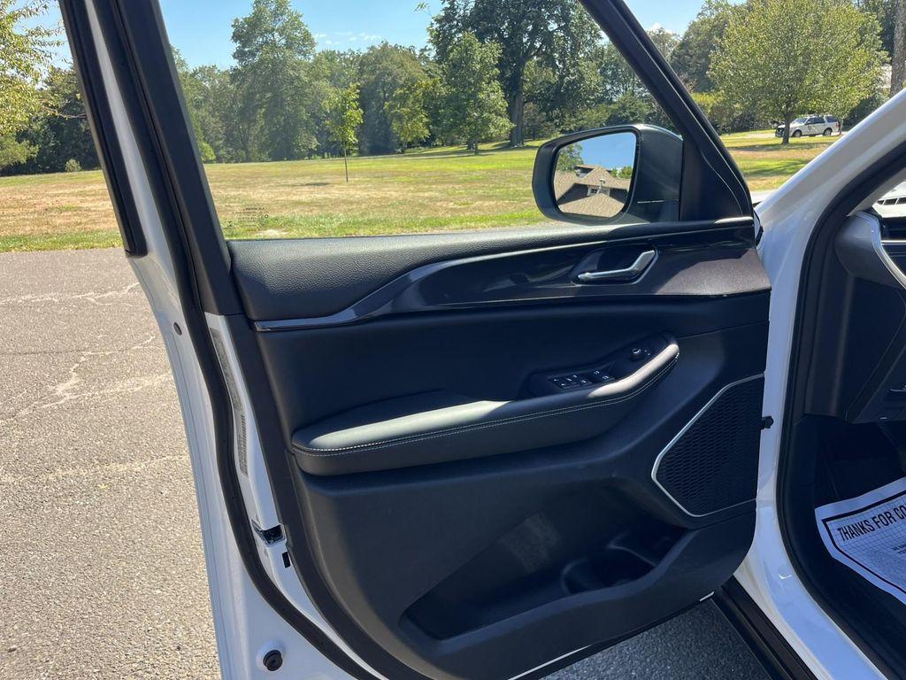used 2022 Jeep Grand Cherokee car, priced at $32,527