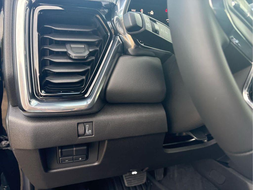 new 2025 GMC Canyon car, priced at $46,460