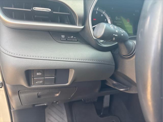used 2021 Toyota Highlander car, priced at $31,595
