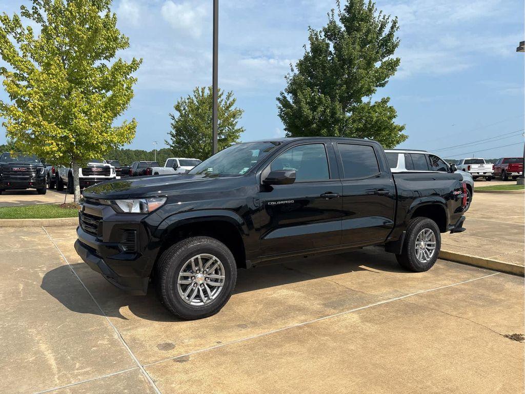 new 2025 Chevrolet Colorado car, priced at $40,890