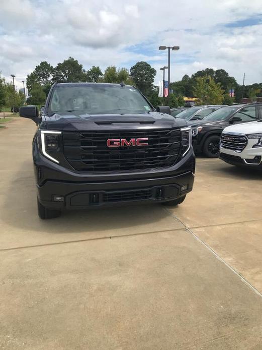 new 2024 GMC Sierra 1500 car, priced at $58,070