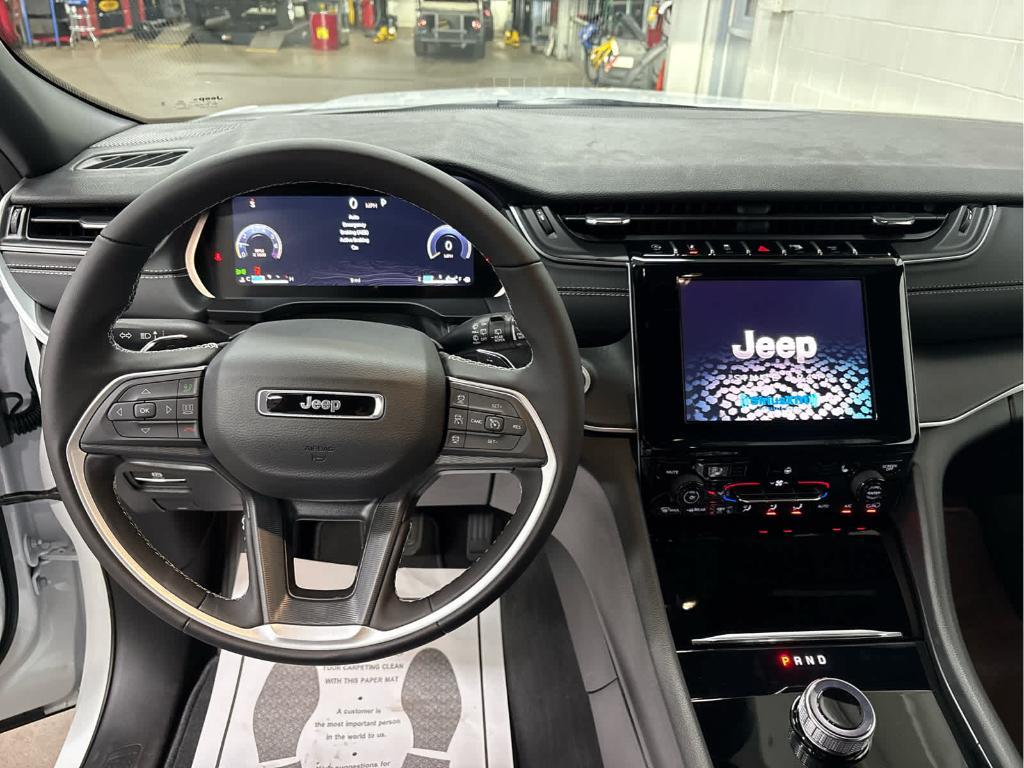 new 2025 Jeep Grand Cherokee L car, priced at $37,775