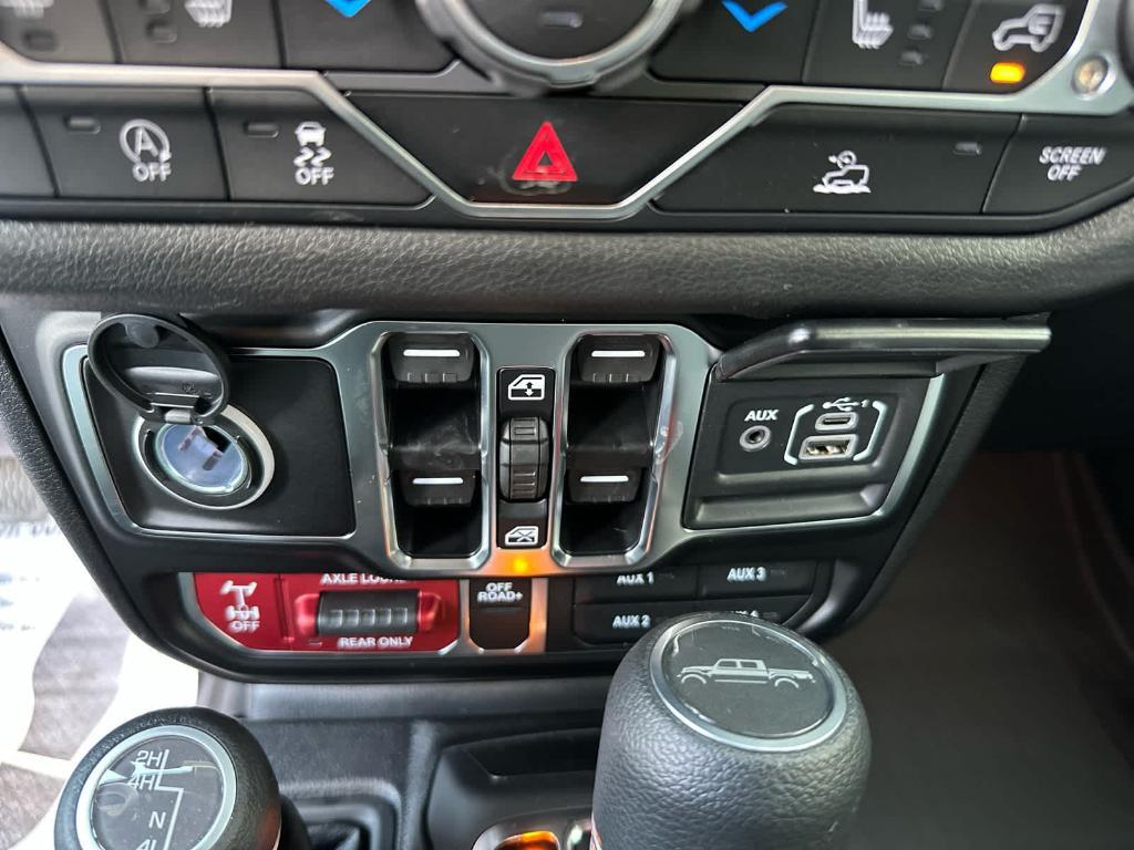 new 2025 Jeep Gladiator car, priced at $50,380
