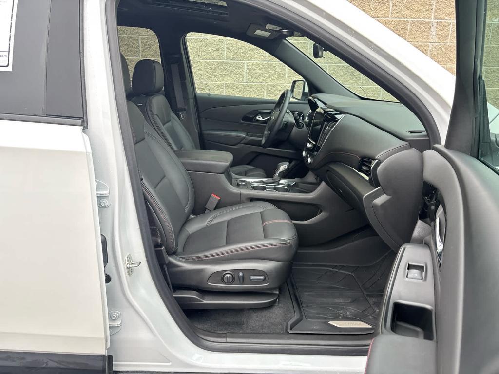 used 2024 Chevrolet Traverse Limited car, priced at $41,550